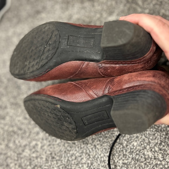 VTG Cobb Hill Distressed Red Leather Booties - Picture 9 of 10